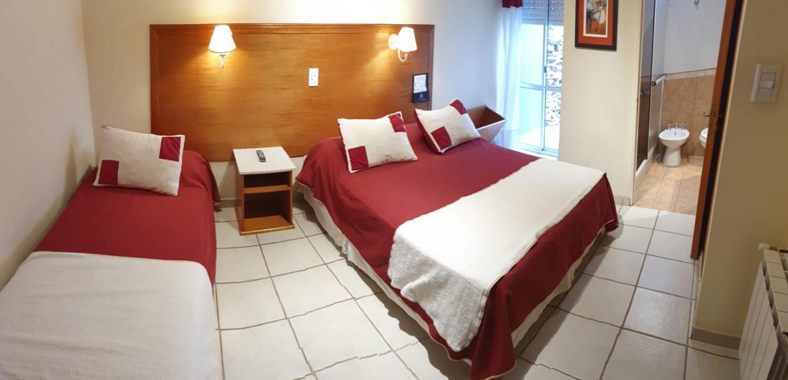 Hotel Francia Tandil Bagian luar foto