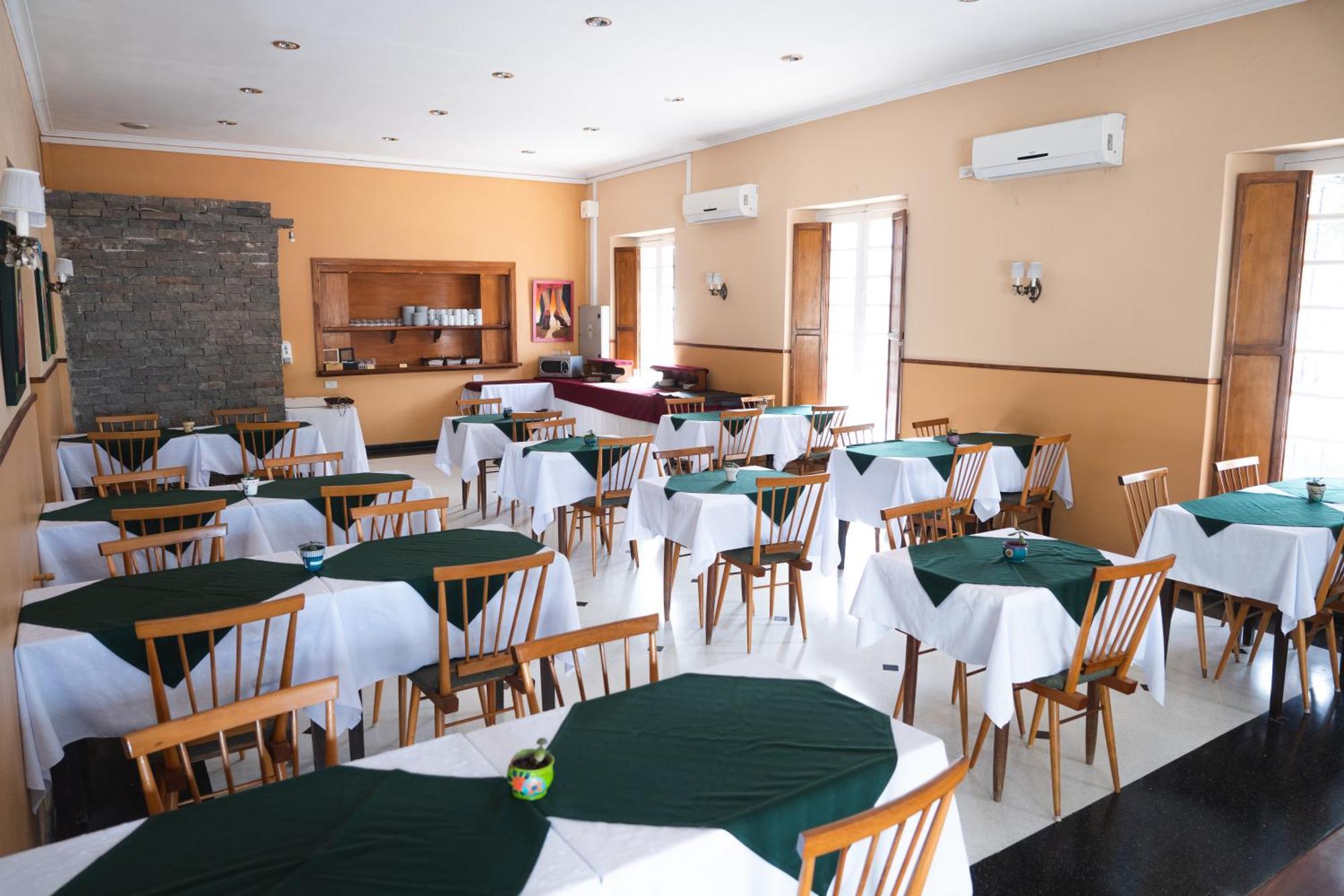 Hotel Francia Tandil Bagian luar foto